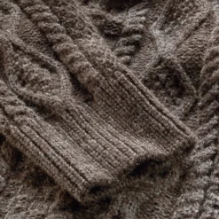 Black Sheep Aran-Pullover