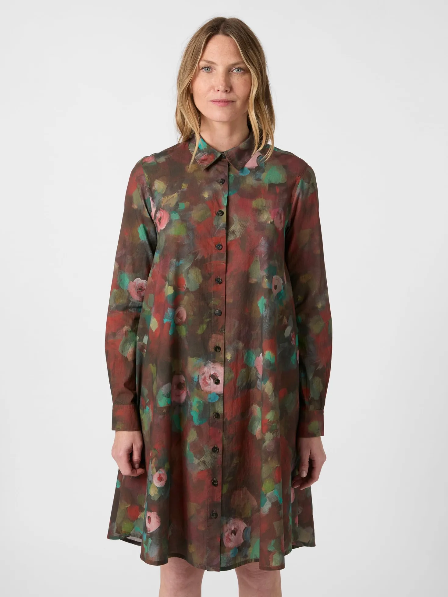 Damenkleid geknöpft