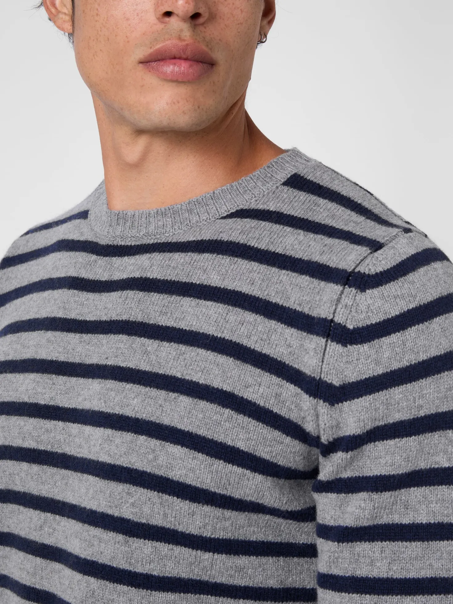 Herrenpullover geringelt