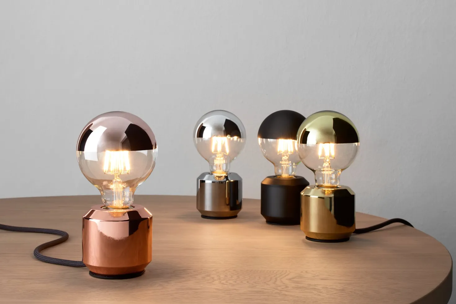 LED-Kopfspiegellampe Globe, Messing